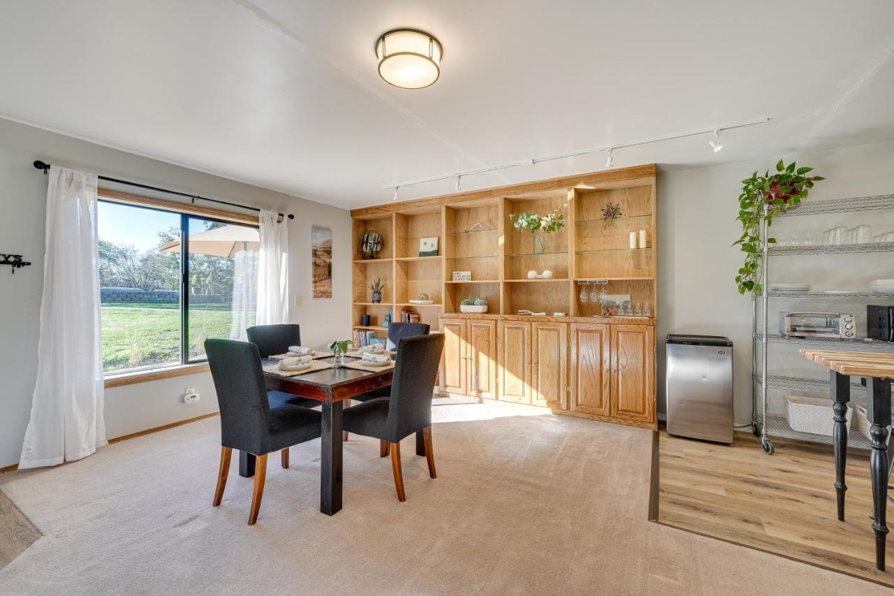 Cozy Central Point Bungalow On Working Winery! Bagian luar foto