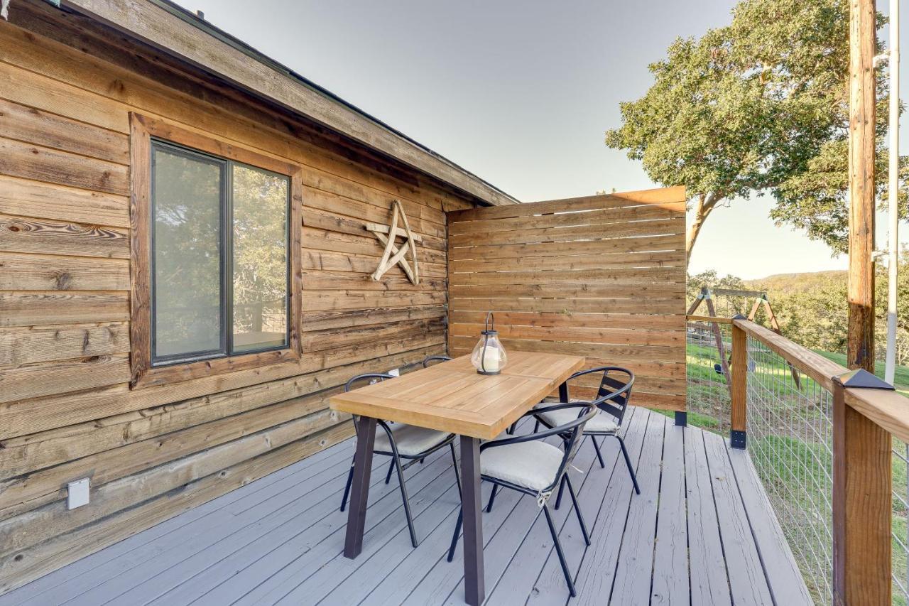 Cozy Central Point Bungalow On Working Winery! Bagian luar foto